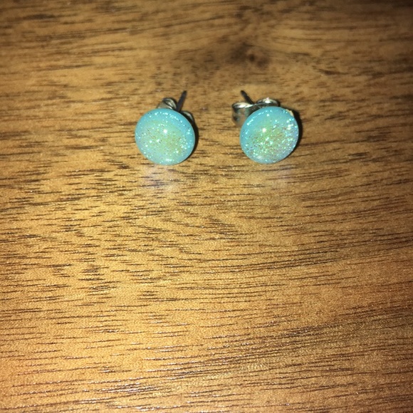 Maui Glass Sparkle Post Earrings Made in Maui - Picture 1 of 3